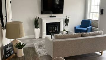 TV, fireplace, stereo