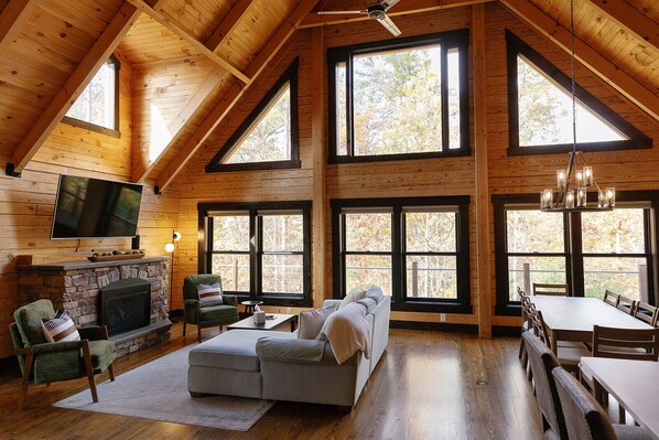 Smart TV, videojuegos y futbolito 