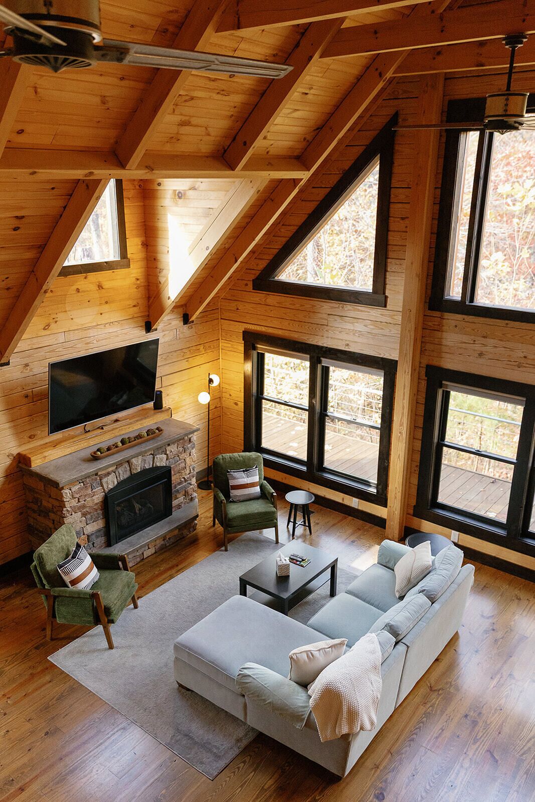 スマートテレビ、テレビゲーム、テーブルサッカー台