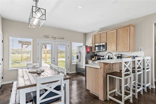 The Landing at Riviera Beach-Blue House-3 Bedroom, 2 bath with Shared Pool