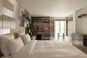 Cobertura superluxo | Cofres nos quartos, escrivaninha, espaço de trabalho para notebook