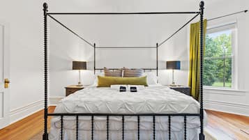 5 bedrooms, iron/ironing board, travel crib, free WiFi