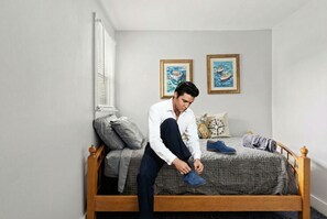 5 Schlafzimmer, Schreibtisch, Bügeleisen/Bügelbrett, WLAN