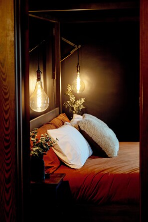 Bügeleisen/Bügelbrett, Reisekinderbett, kostenloses WLAN, Bettwäsche