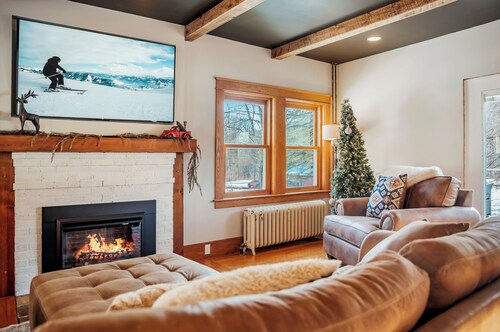 Five Bedroom Berkshire East Basecamp - Winter Vintage Vibe Retreat