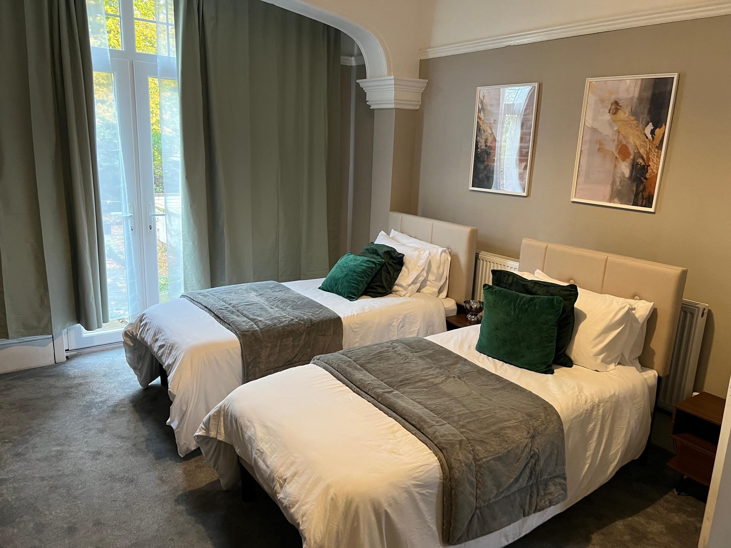 7 bedrooms, iron/ironing board, WiFi, bed sheets