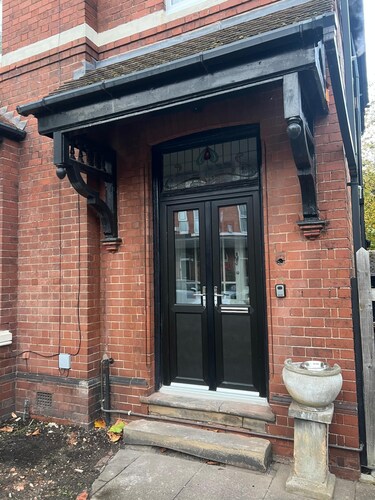 Elegant Victorian Home w/7 Bedrooms | Perfect for Work Crews & Family Gatherings