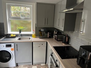 Micro-ondas, fogão, cooktop, lava-louças