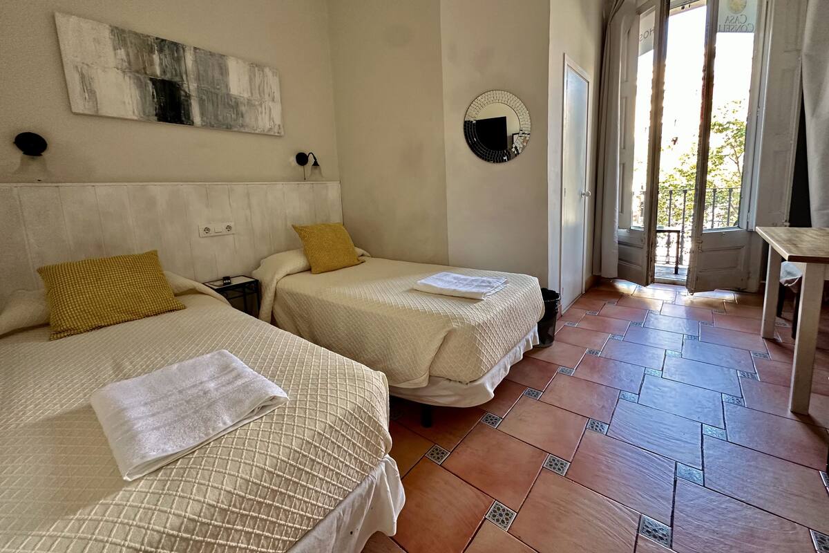 Standard Twin Room, Balcony, City View | In-room safe, free WiFi