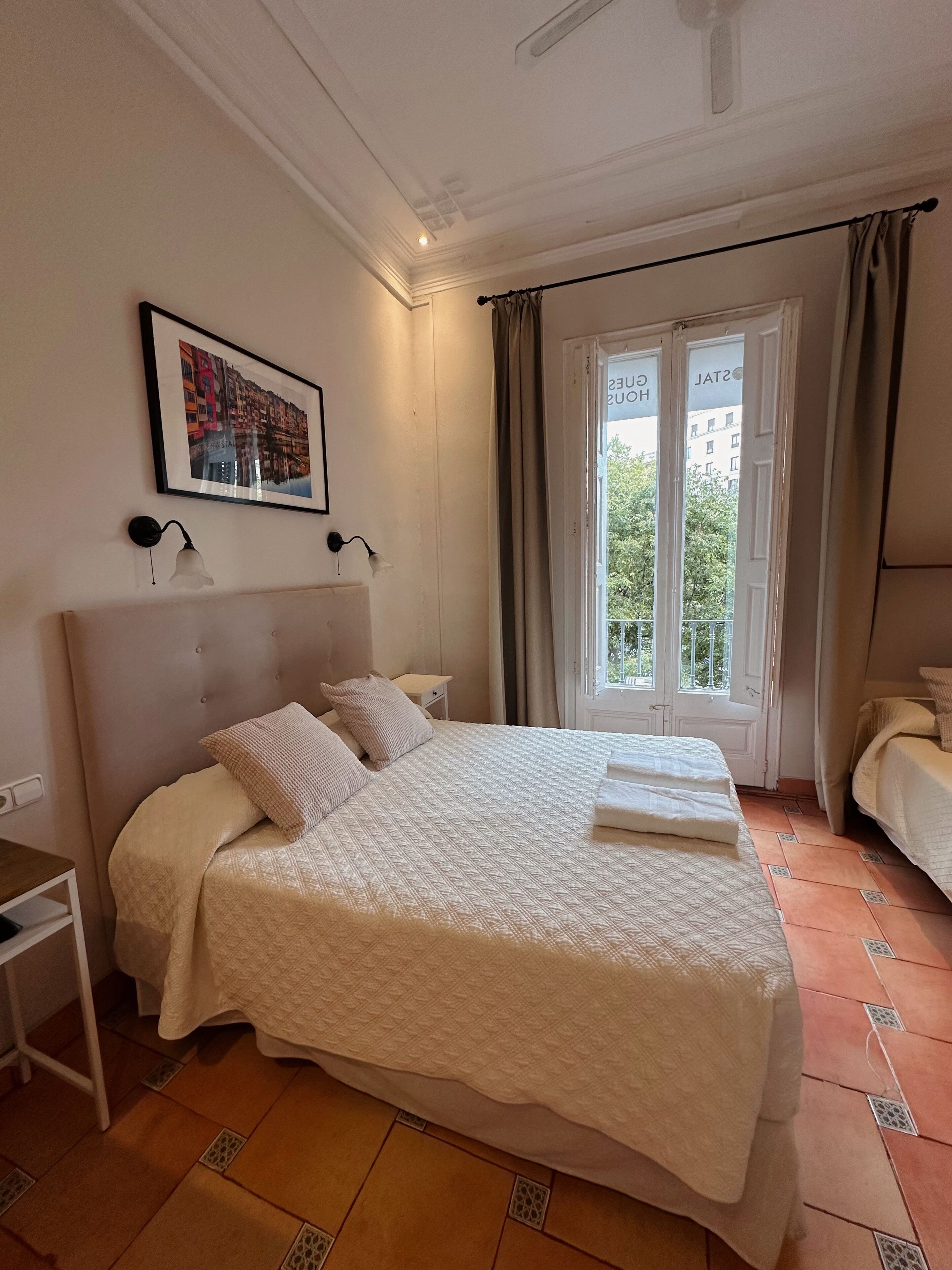Chambre Triple Familiale, balcon, vue ville