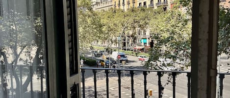 Standard Twin Room, Balcony, City View | Terrace/patio