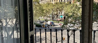 Casa Consell Gran Via Guest House