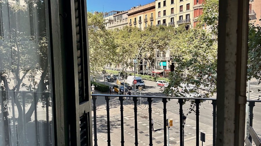 Casa Consell Gran Via Guest House