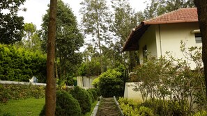 المنشأة من الخارج