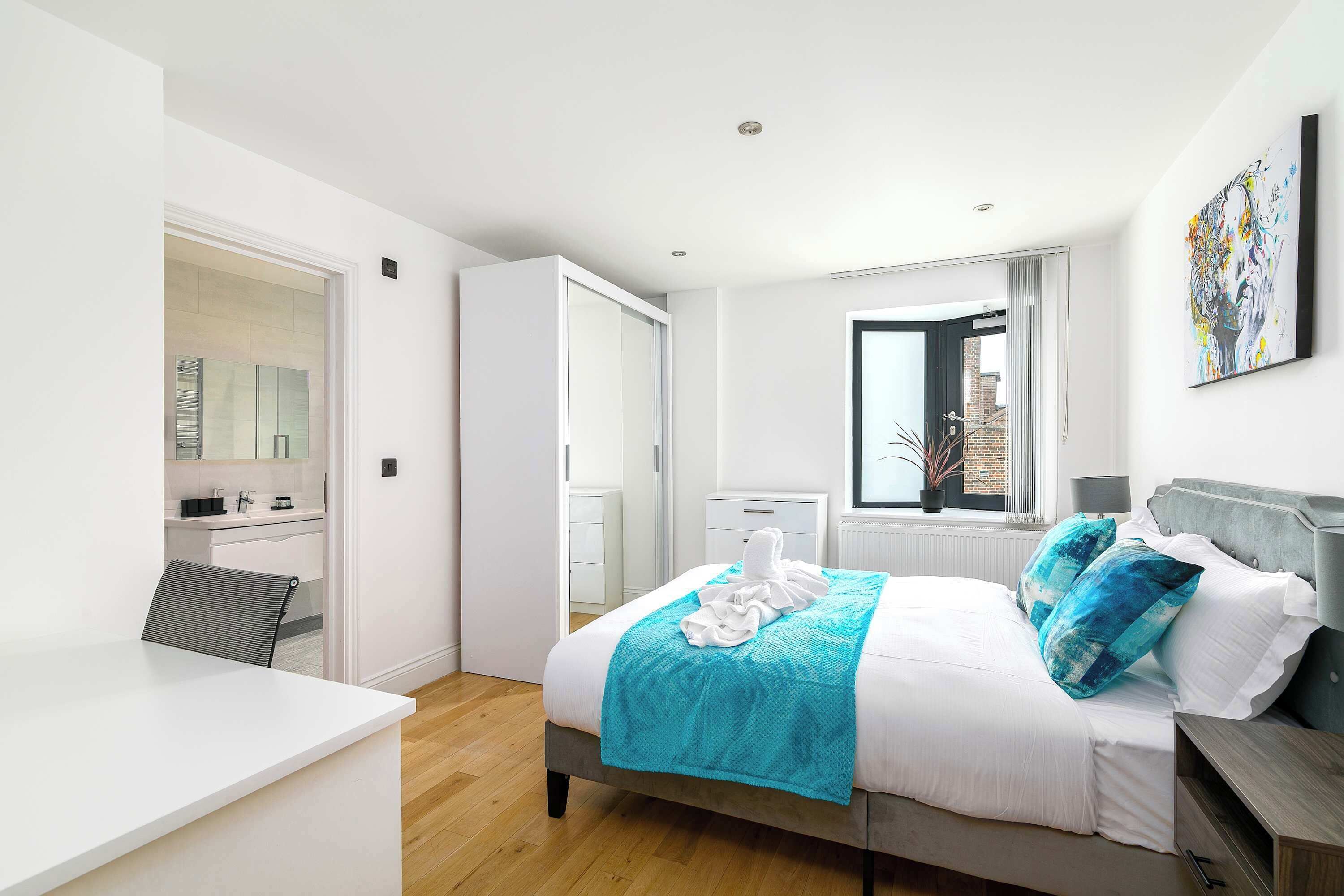 2 bedrooms, iron/ironing board, travel cot, free WiFi