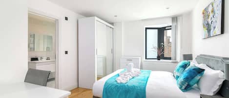 2 bedrooms, iron/ironing board, travel crib, free WiFi