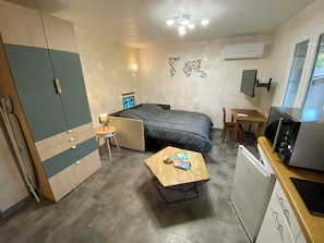 1 chambre, fer et planche à repasser, Wi-Fi, literie fournie