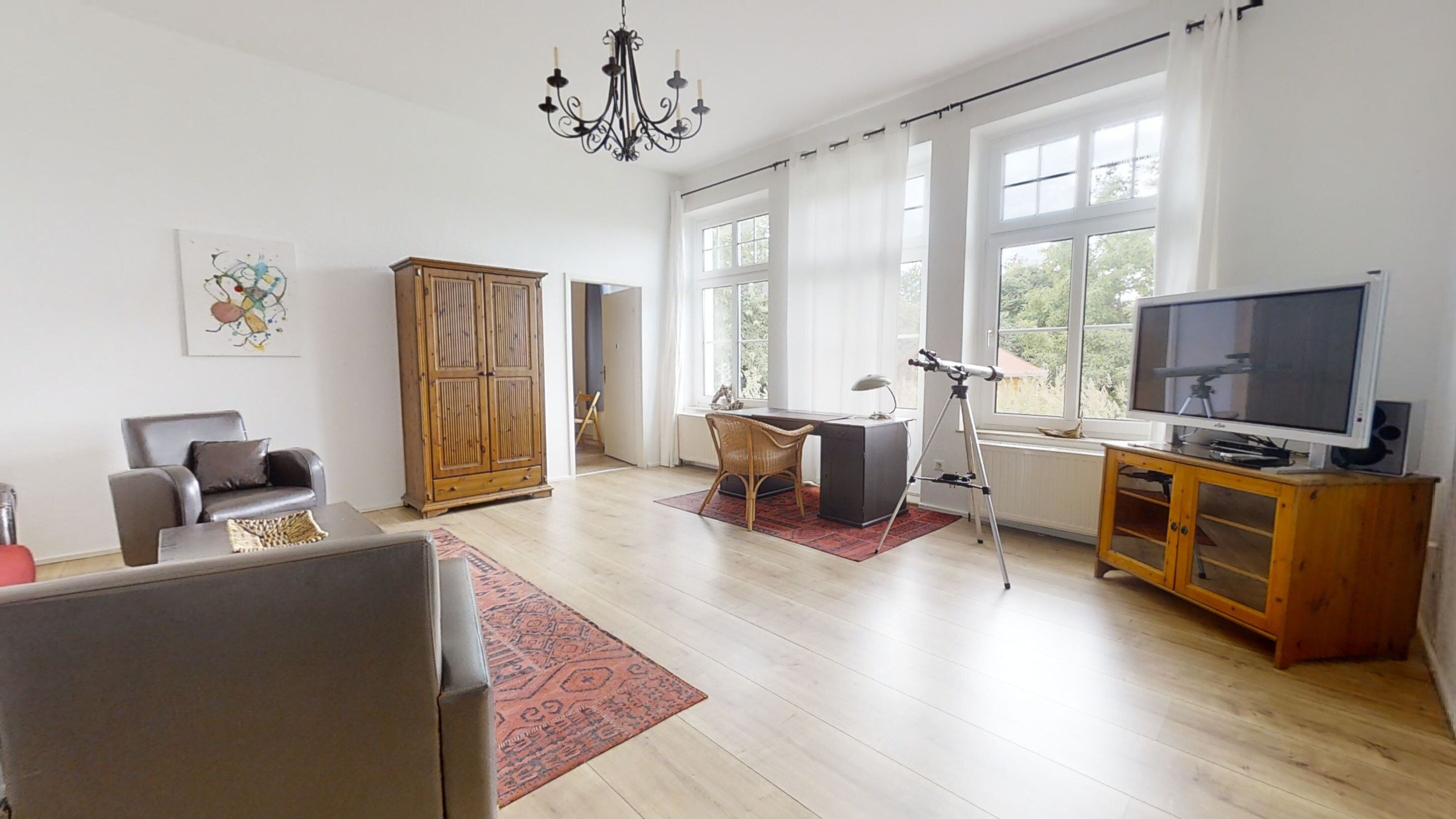 Smart-TV, Kamin, Videospiele, DVD-Player