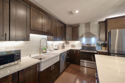 Private Beach Access - EV Charger - Pets Welcome