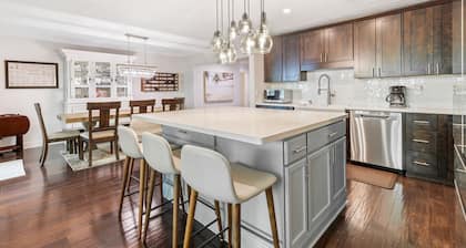 Private Beach Access - EV Charger - Pets Welcome