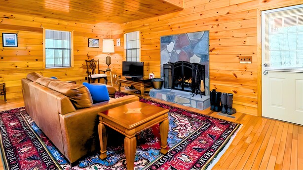 Living area - Private Ellijay Cabin Sleeps 6 - Loft, Stone Fireplace, Trails & Lake Nearby (Ellijay)