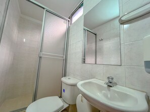 Standard Apartment | Bathroom - Neón Living Ibagué (Ibagué)