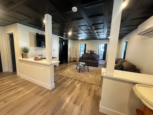 Serene 3-bedroom house with AC in charming  downtown Jim Thorpe