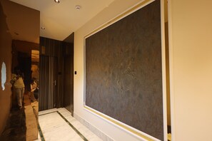 غرفة ديلوكس مزدوجة - منظر للمدينة | مكتب ومساحة عمل للكمبيوتر المحمول وواي فاي مجانًا