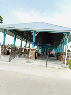 المنشأة من الخارج