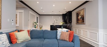 Cozy 2BR Dunbar Home near UBC & Kits Beach