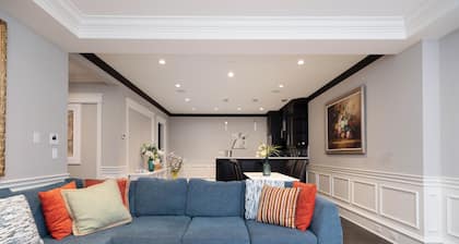 Cozy 2BR Dunbar Home near UBC & Kits Beach