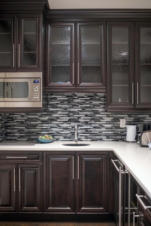 Fridge, microwave, dishwasher, coffee/tea maker