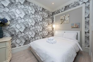 2 chambres, fer et planche à repasser, Wi-Fi gratuit, draps fournis