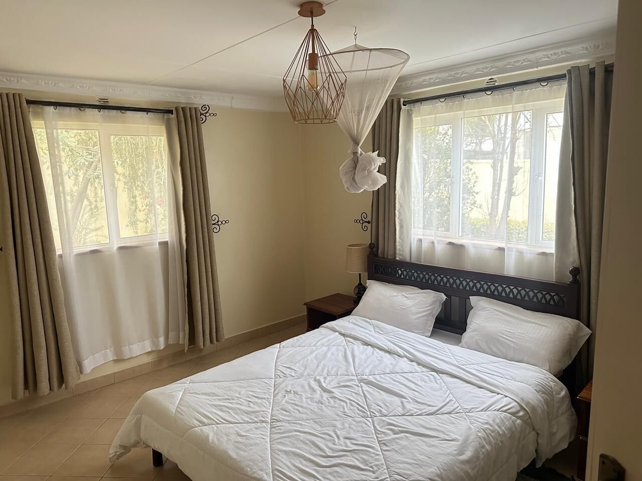 4 dormitorios, tabla de planchar con plancha, wifi y ropa de cama