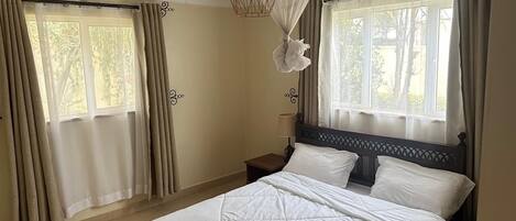 4 chambres, fer et planche Ă repasser, Wi-Fi, draps fournis