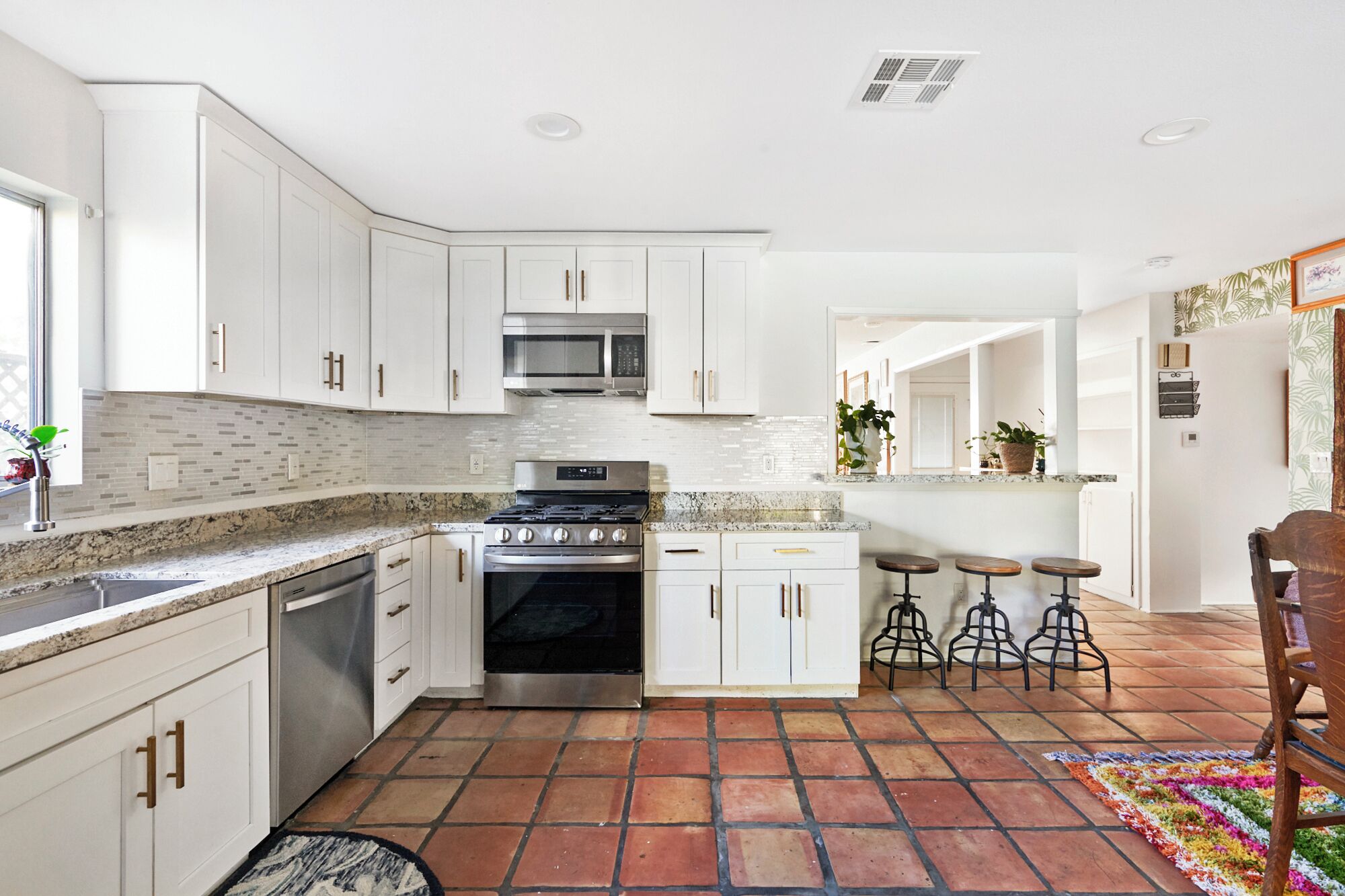 Microwave, oven, stovetop, dishwasher