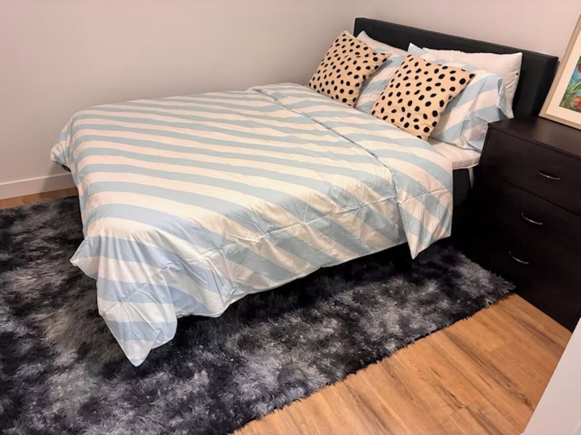 1 間睡房、房內夾萬、Wi-Fi、床單