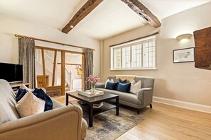 TV - Rosewood Cottage in Henley (Henley-On-Thames)