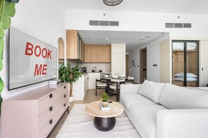 Studio | Internet - Stayshort - Studio for 4 in Majan (Dubai)