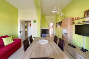 Fernseher, Kamin