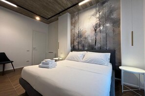 2 bedrooms, iron/ironing board, travel crib, free WiFi