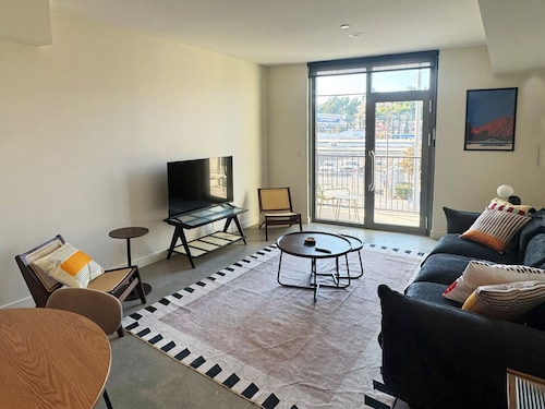 New construction 4-bedroom, 3 bathroom townhome in Los Angeles