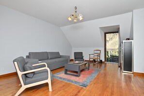 TV, DVD-spiller og stereoanlegg