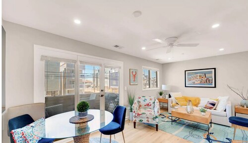 Close to the beach and ALL activities 2-bedroom condo with AC in Seaside Heights