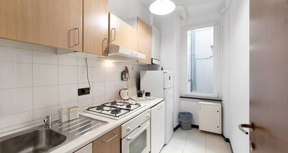 Apartment 'Genova - A Due Passi Dall'acquario' with Wi-Fi and Air Conditioning