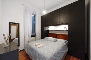 1 habitación, tabla de planchar con plancha, wifi y ropa de cama 