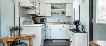 Peaceful 3-bedroom country house with AC near Ladysmith