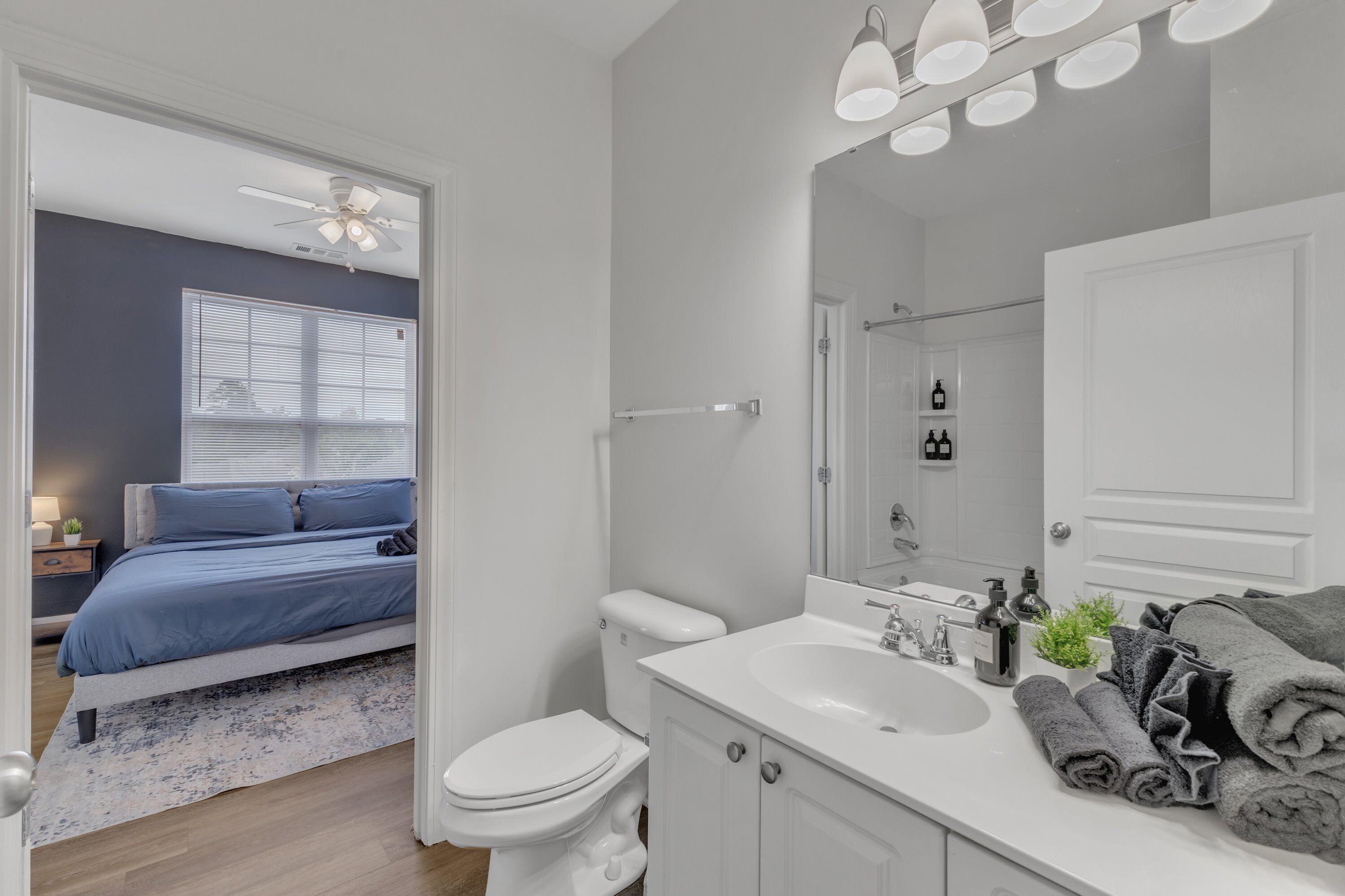 Apartment | Bathroom