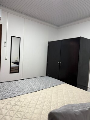 2 bedrooms, iron/ironing board, WiFi, bed sheets - Cantinho Alentejano (Oriola)