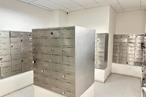 المنشأة من الداخل